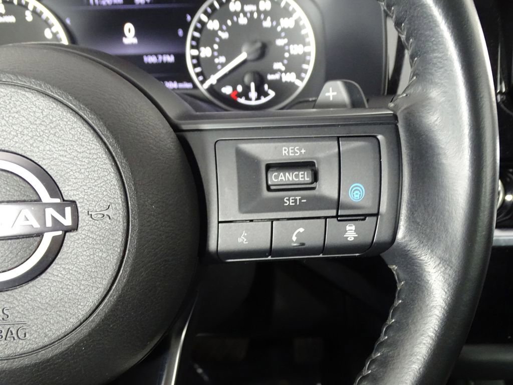 Used 2024 Nissan Pathfinder SV image 24