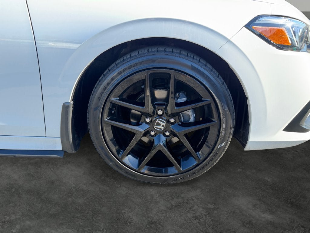 Used 2023 Honda Civic Sport image 4