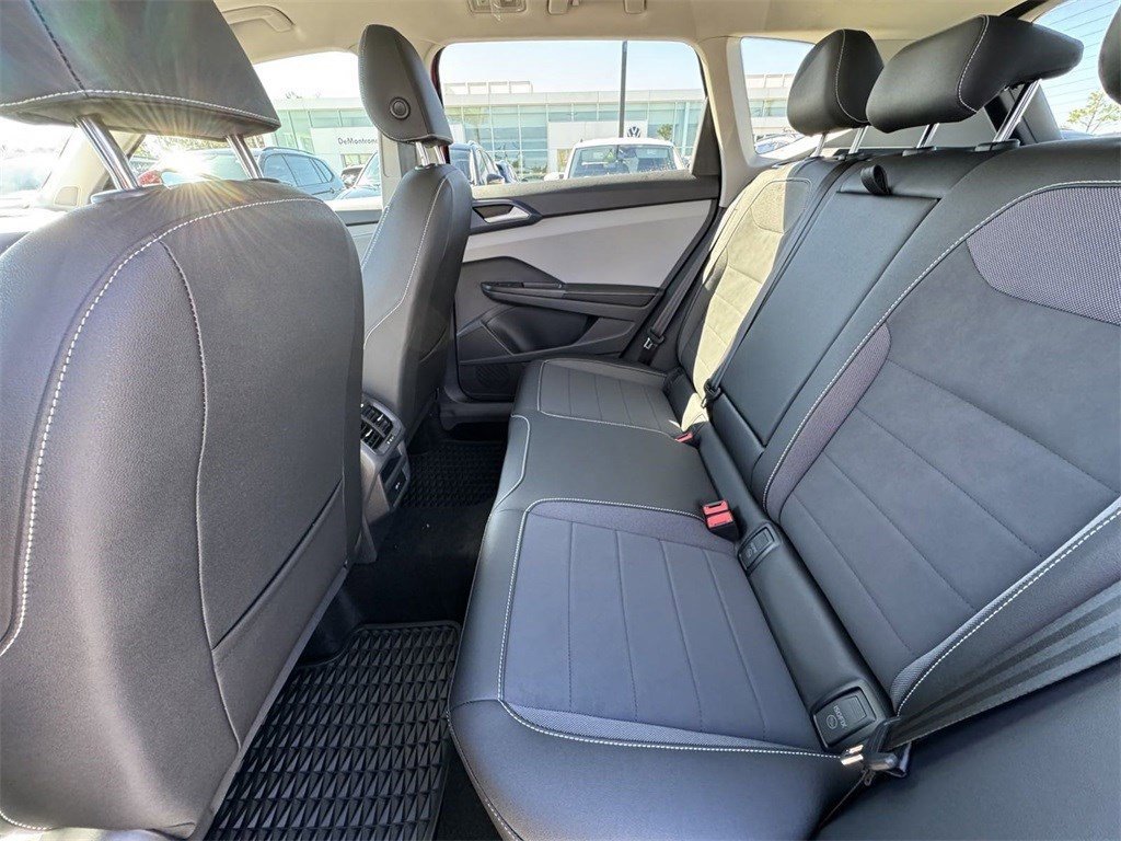 New 2024 Volkswagen Taos SE image 24
