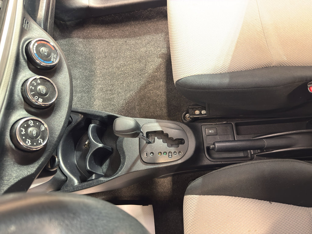 Used 2014 Toyota Yaris L FWD image 18