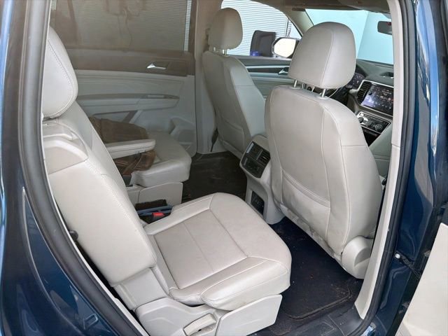 Used 2022 Volkswagen Atlas SE w/ Black Wheel Package image 9