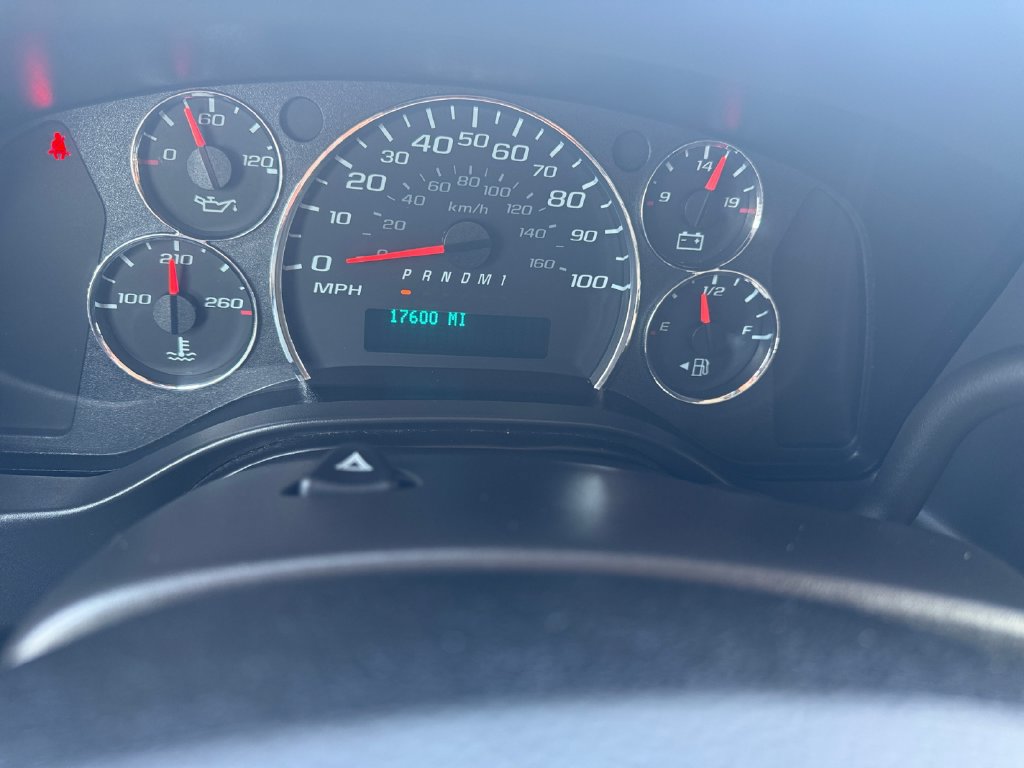 Used 2025 GMC Savana 2500 w/ Driver Convenience Package RWD image 17