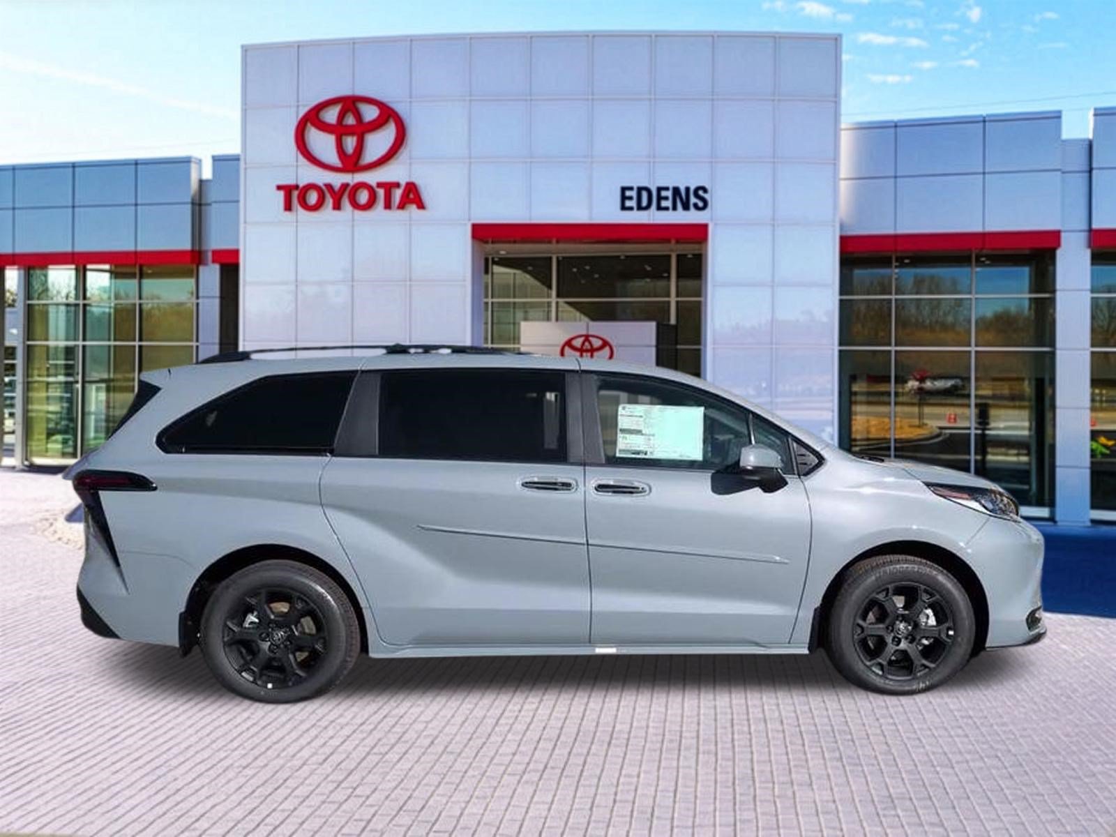 New 2026 Toyota Sienna XLE Woodland Edition AWD/4WD image 2