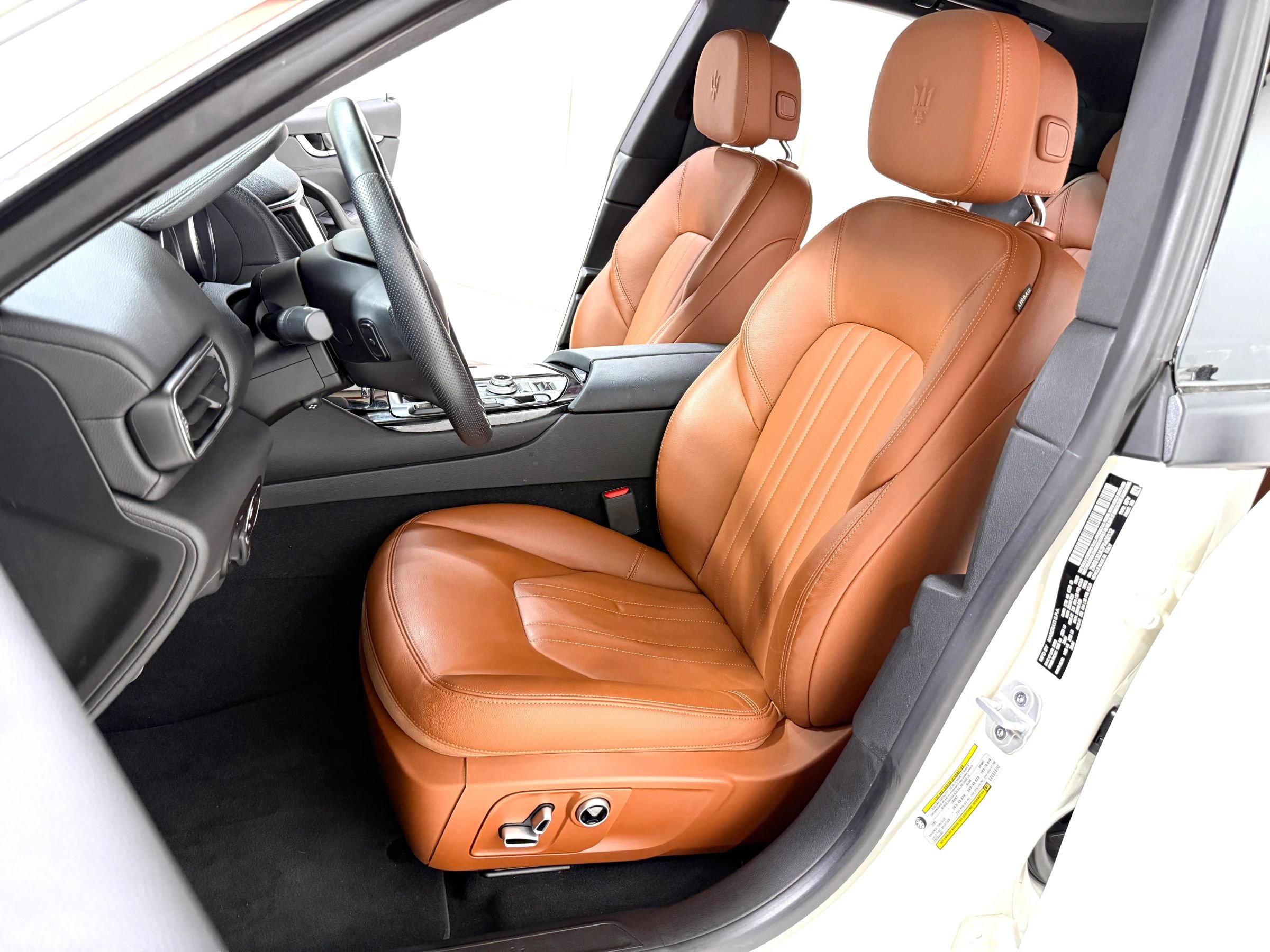 Used 2023 Maserati Levante GT image 22