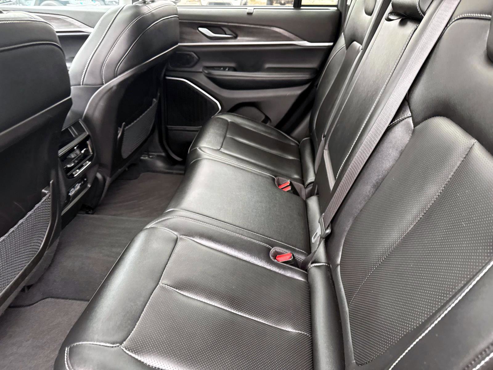 Used 2023 Jeep Grand Cherokee 30th Anniversary image 7