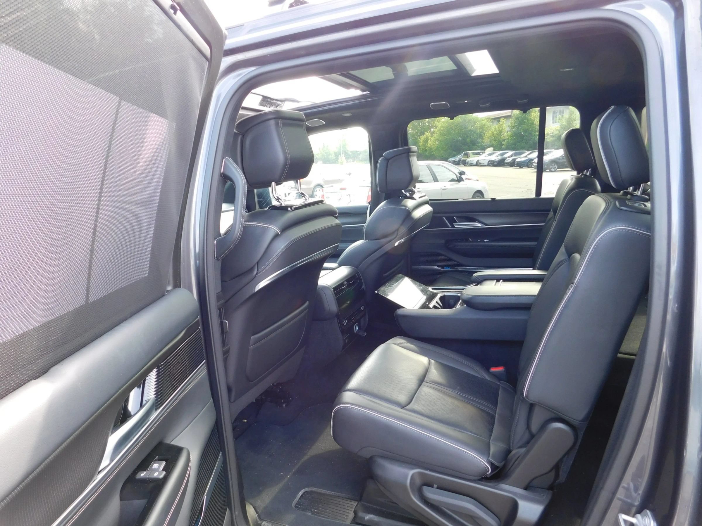 Used 2024 Jeep Grand Wagoneer L Series II w/ Quick Order Packagew 28T AWD/4WD image 16