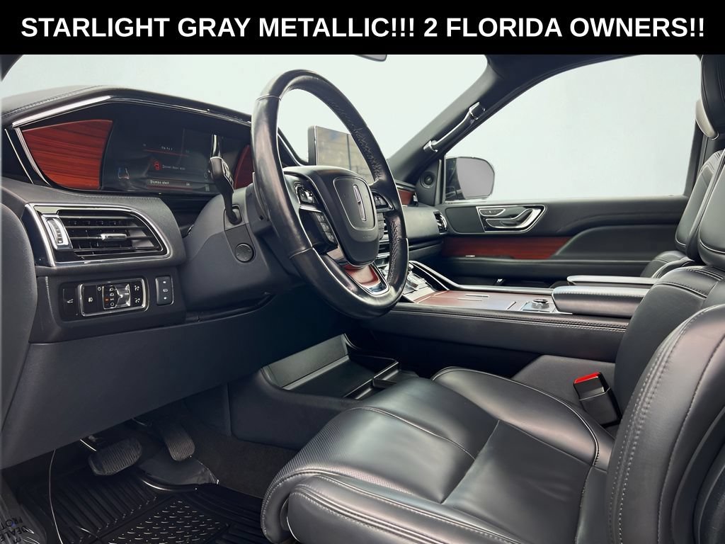 Used 2023 Lincoln Navigator 4WD image 2