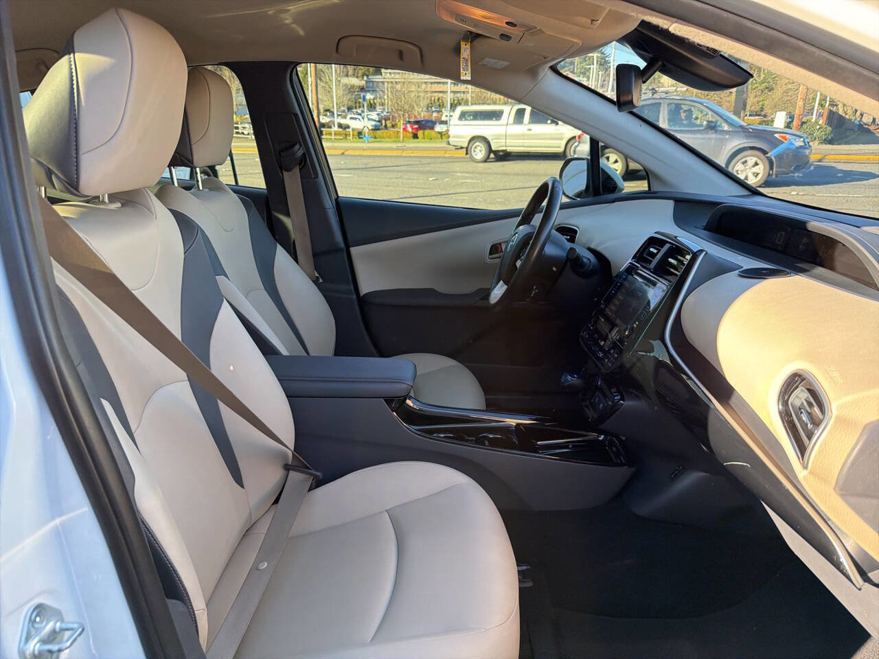 Used 2017 Toyota Prius Four Touring image 17