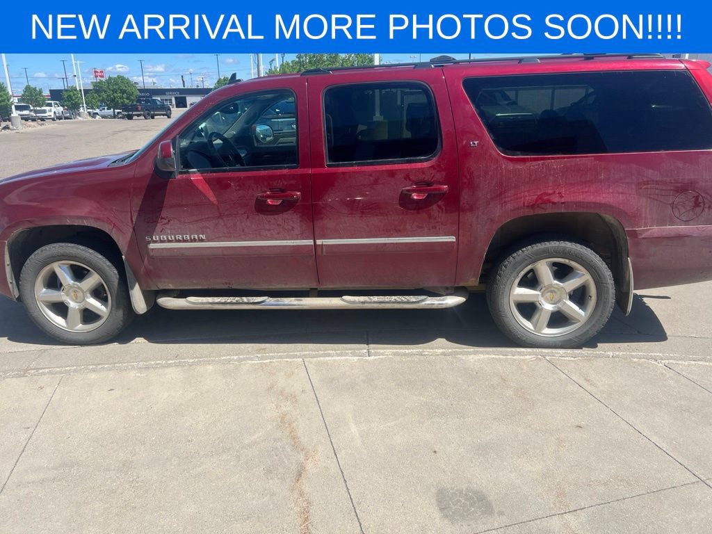 Used 2011 Chevrolet Suburban LT w/ Luxury Package AWD/4WD image 7