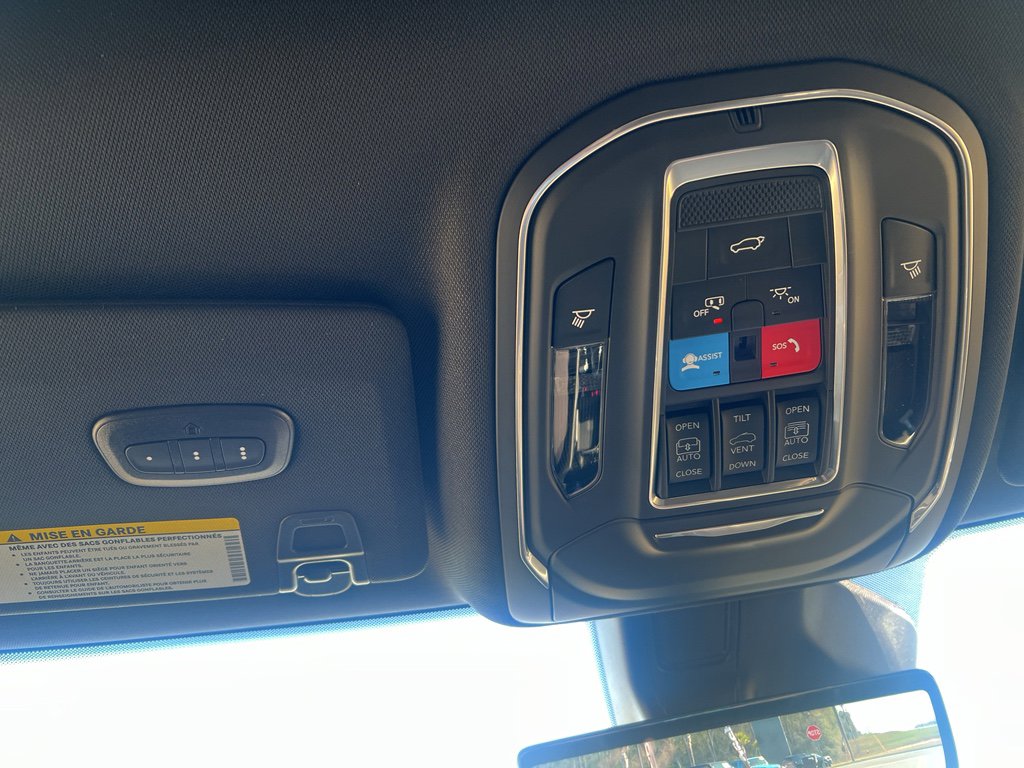 New 2025 Jeep Grand Cherokee Limited w/ Luxury Tech Group II AWD/4WD image 16