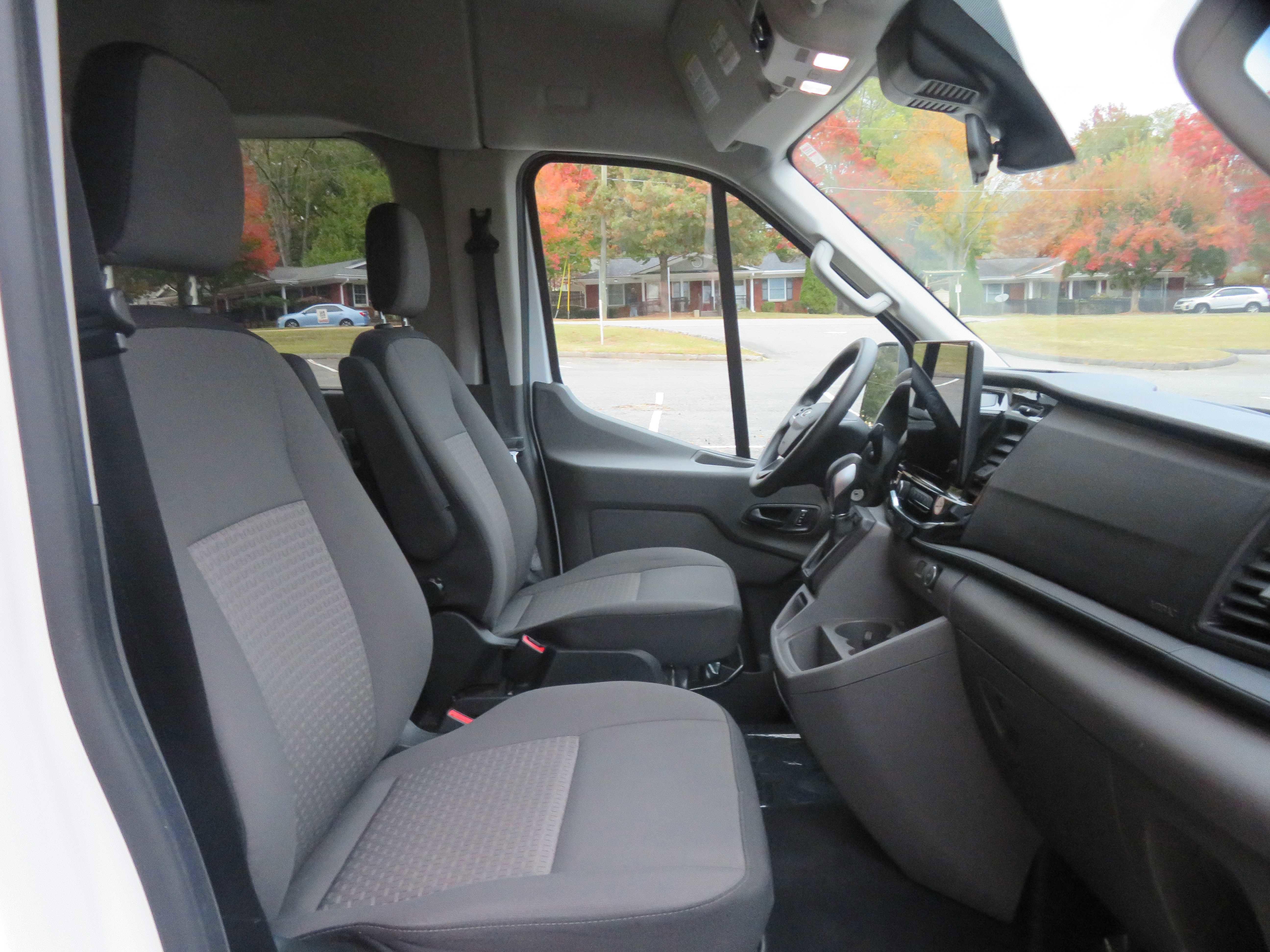 Used 2023 Ford Transit 350 XLT image 31