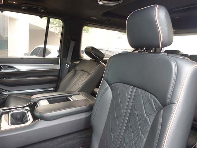 Used 2023 Jeep Grand Wagoneer Series III w/ HD Trailer Tow Package image 26