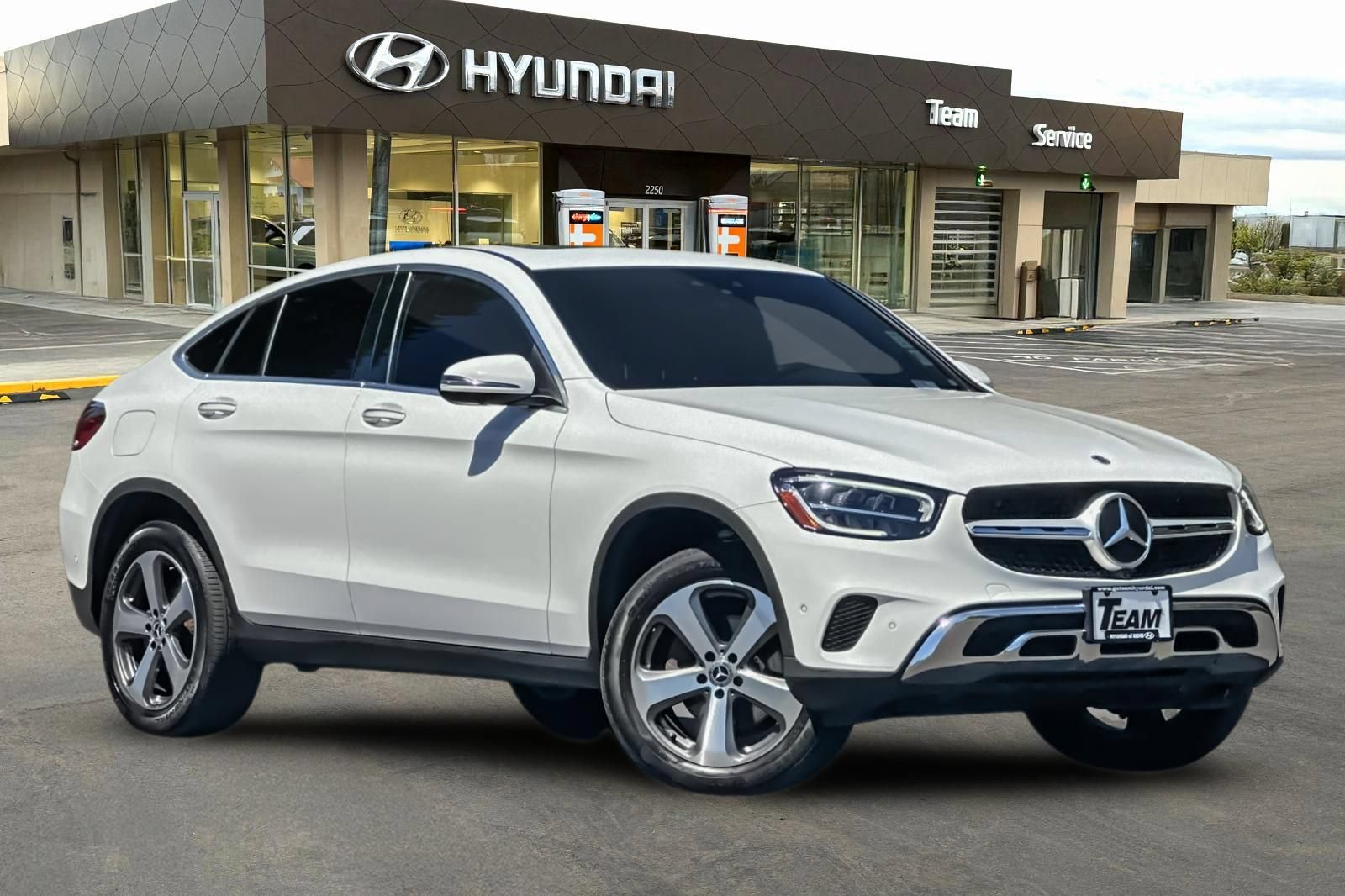 Used 2023 Mercedes-Benz GLC 300 4MATIC Coupe video 2