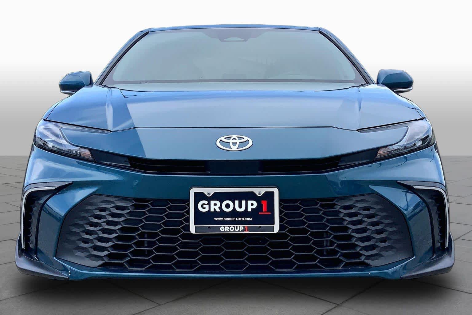 Used 2025 Toyota Camry SE FWD image 6