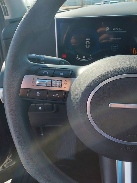 Certified 2025 Hyundai Tucson SE image 22