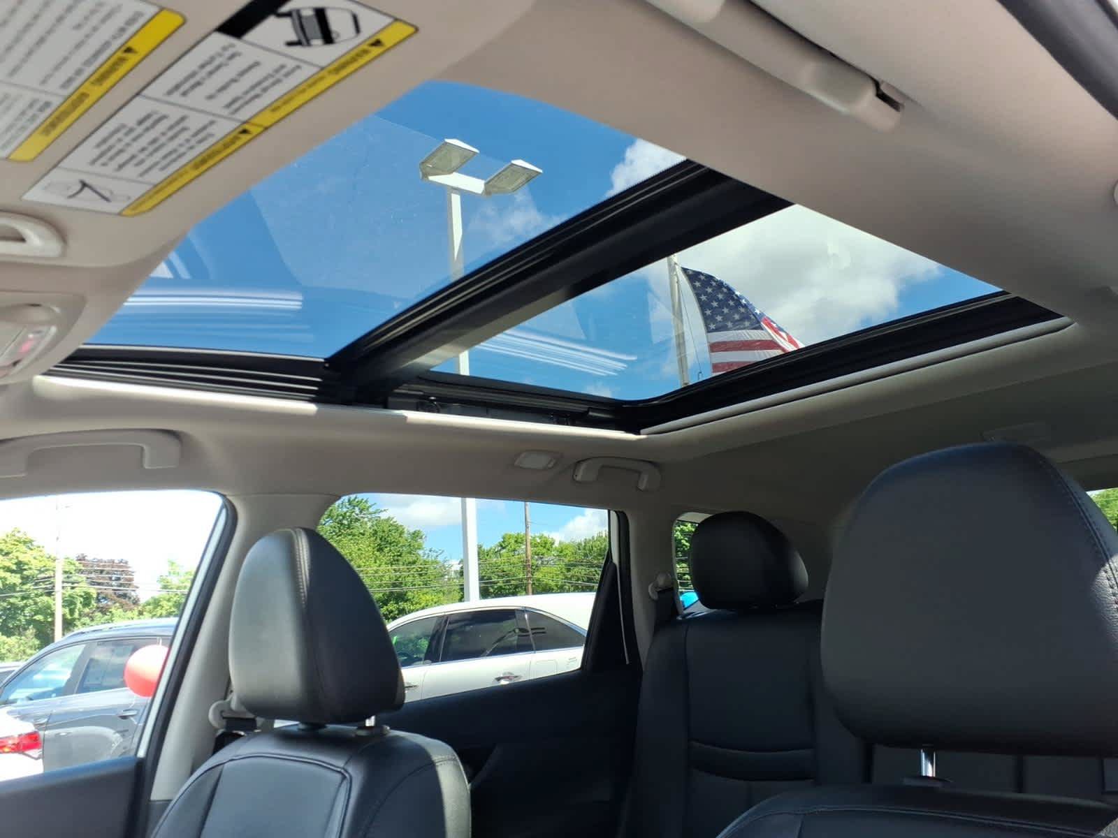 Certified 2019 Nissan Rogue SL w/ Premium Package AWD/4WD image 18