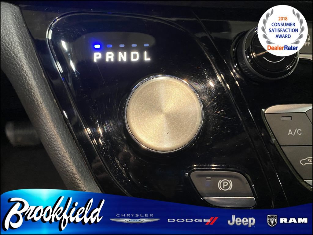 Used 2023 Chrysler Pacifica Touring image 24