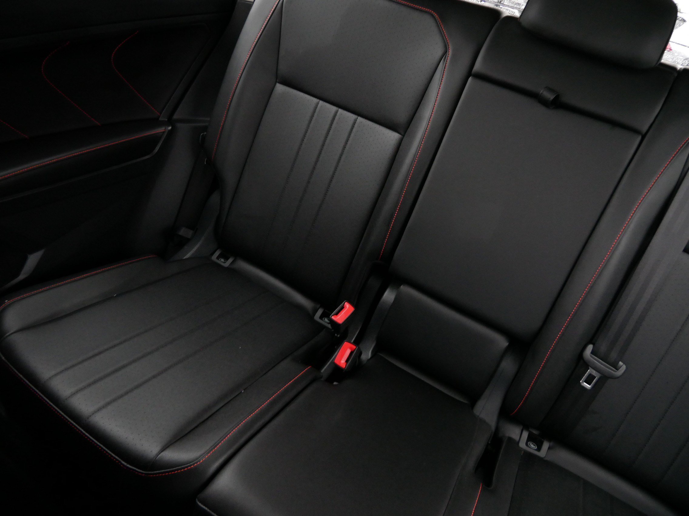 Certified 2024 Volkswagen Tiguan Wolfsburg Edition AWD/4WD image 12