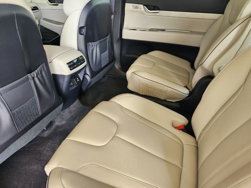 Used 2025 Hyundai Palisade Calligraphy FWD image 30