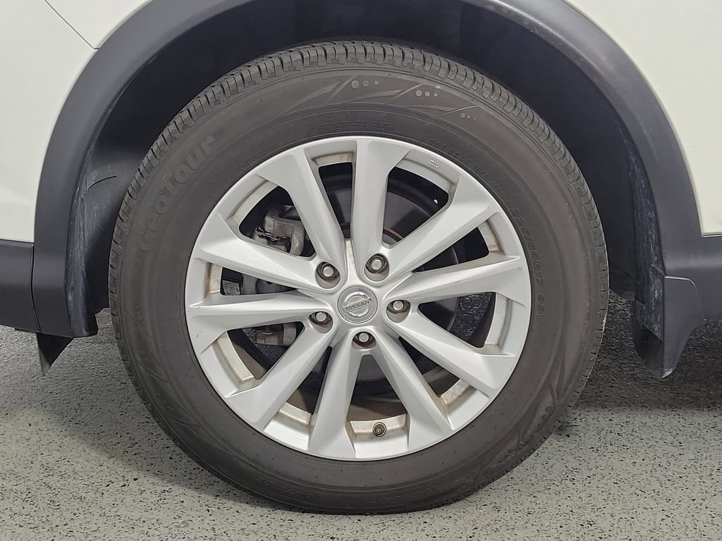 Used 2017 Nissan Rogue Sport S w/ S Appearance Package FWD image 9