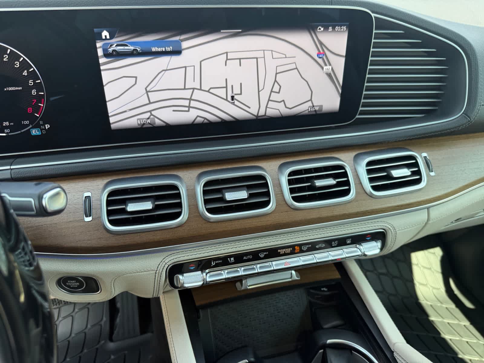 Certified 2024 Mercedes-Benz GLE 450e 4MATIC image 20