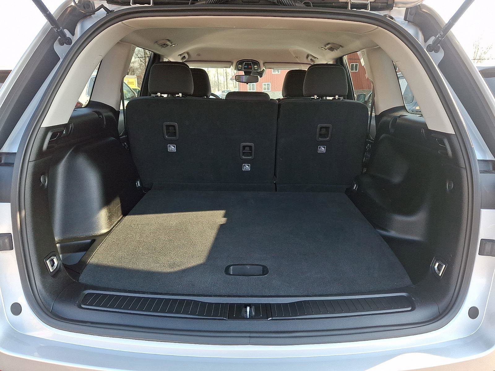 Used 2023 Jeep Grand Cherokee Laredo image 28