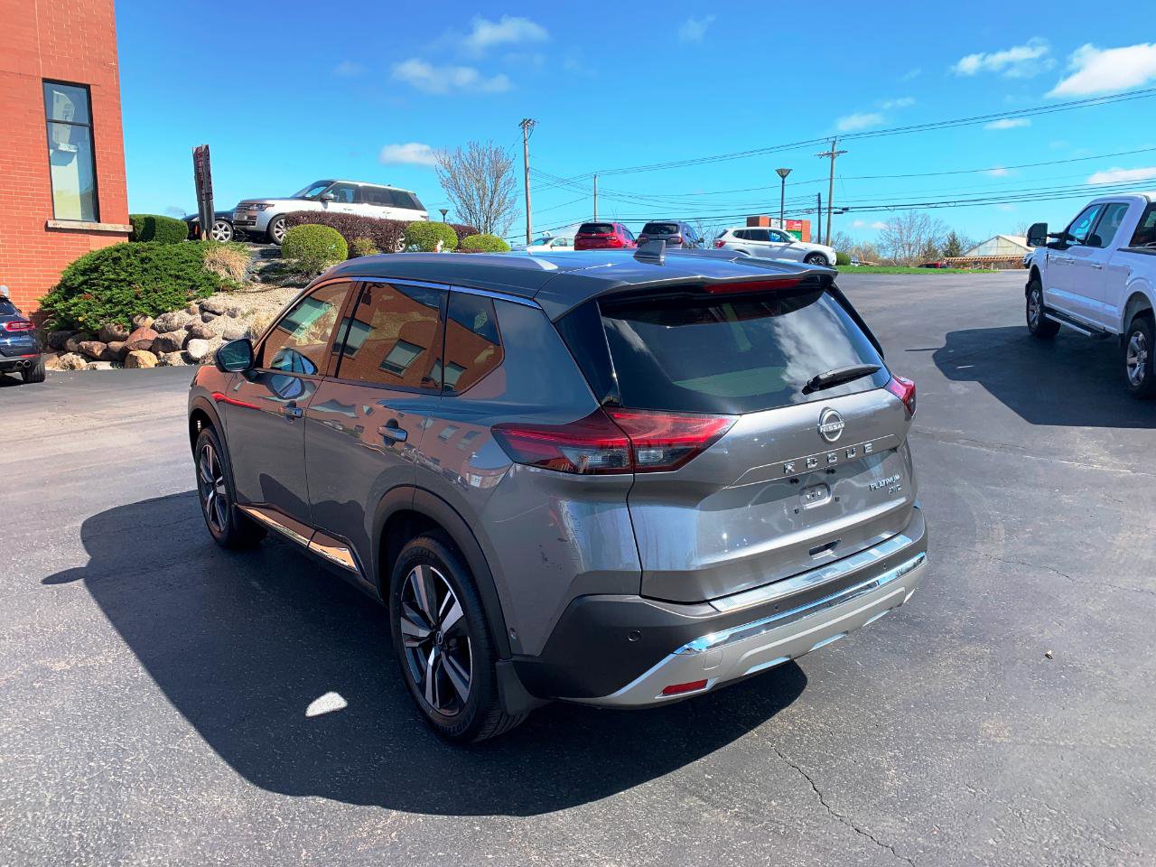 Used 2023 Nissan Rogue Platinum AWD/4WD image 20