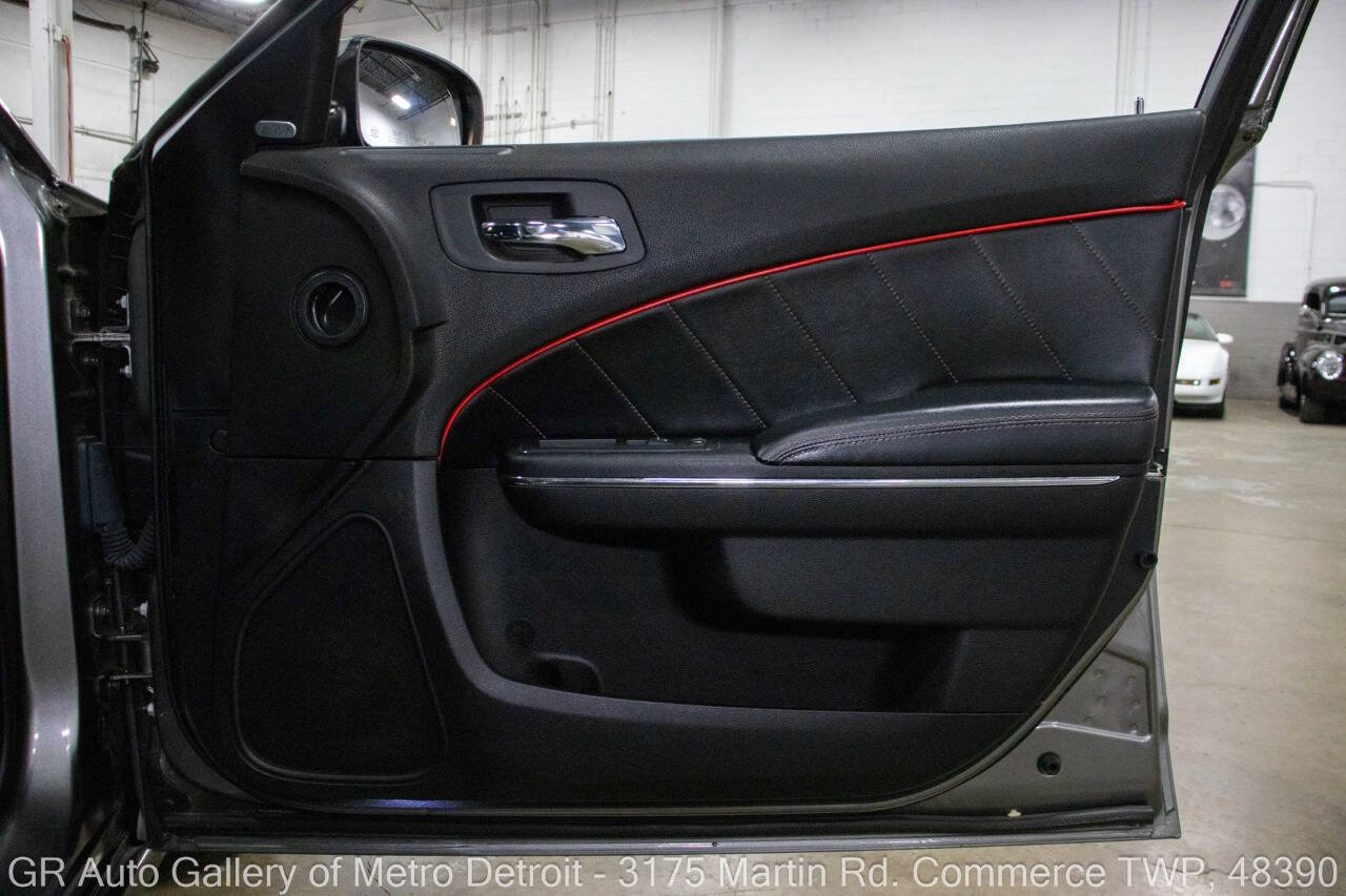 Used 2011 Dodge Charger R/T RWD image 37