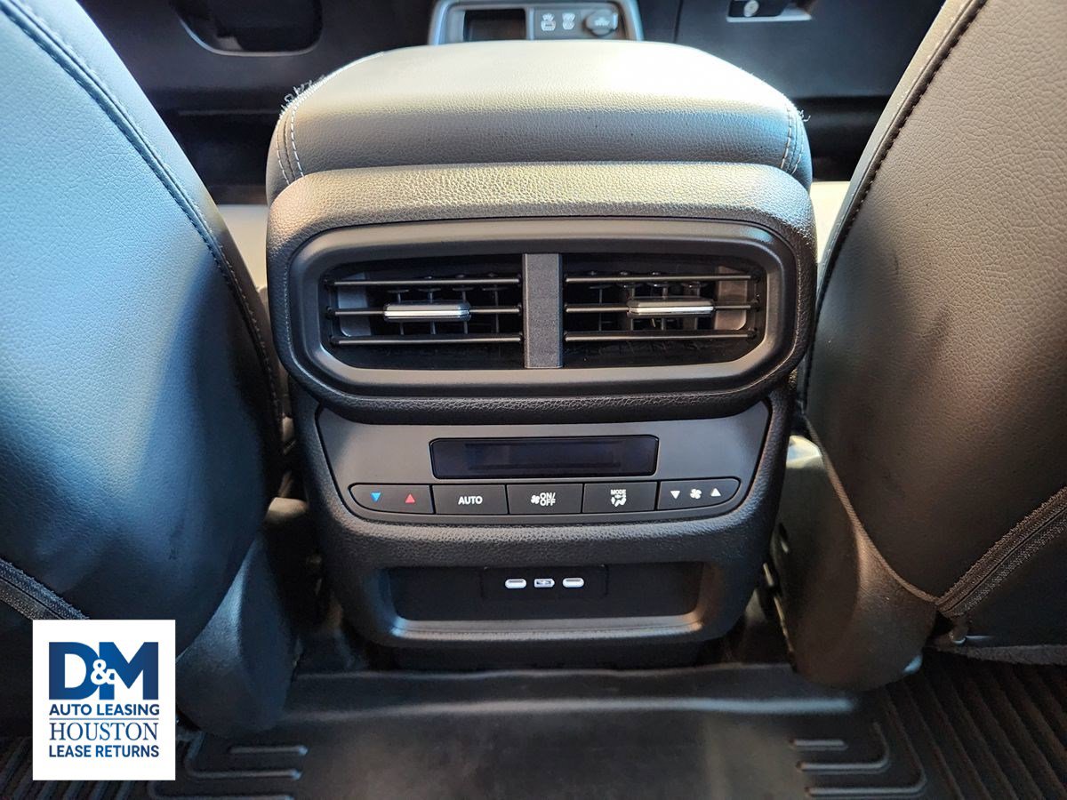 Used 2025 Honda Pilot Touring image 41