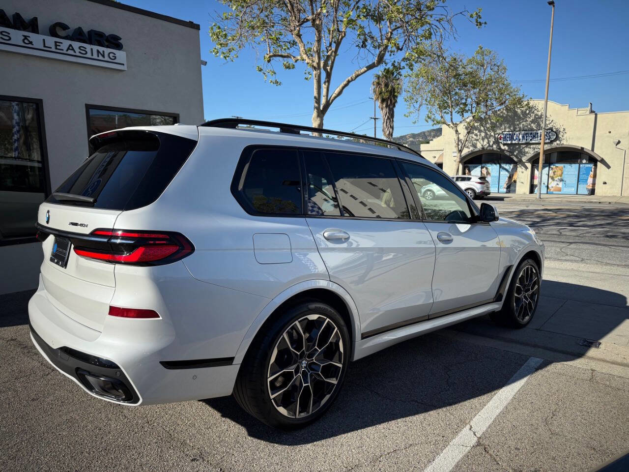 Used 2023 BMW X7 xDrive40i w/ Executive Package image 7