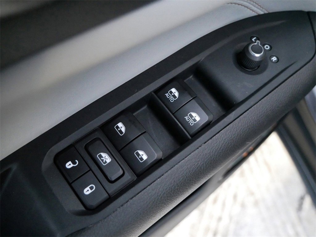 Used 2024 Jeep Compass Limited image 13