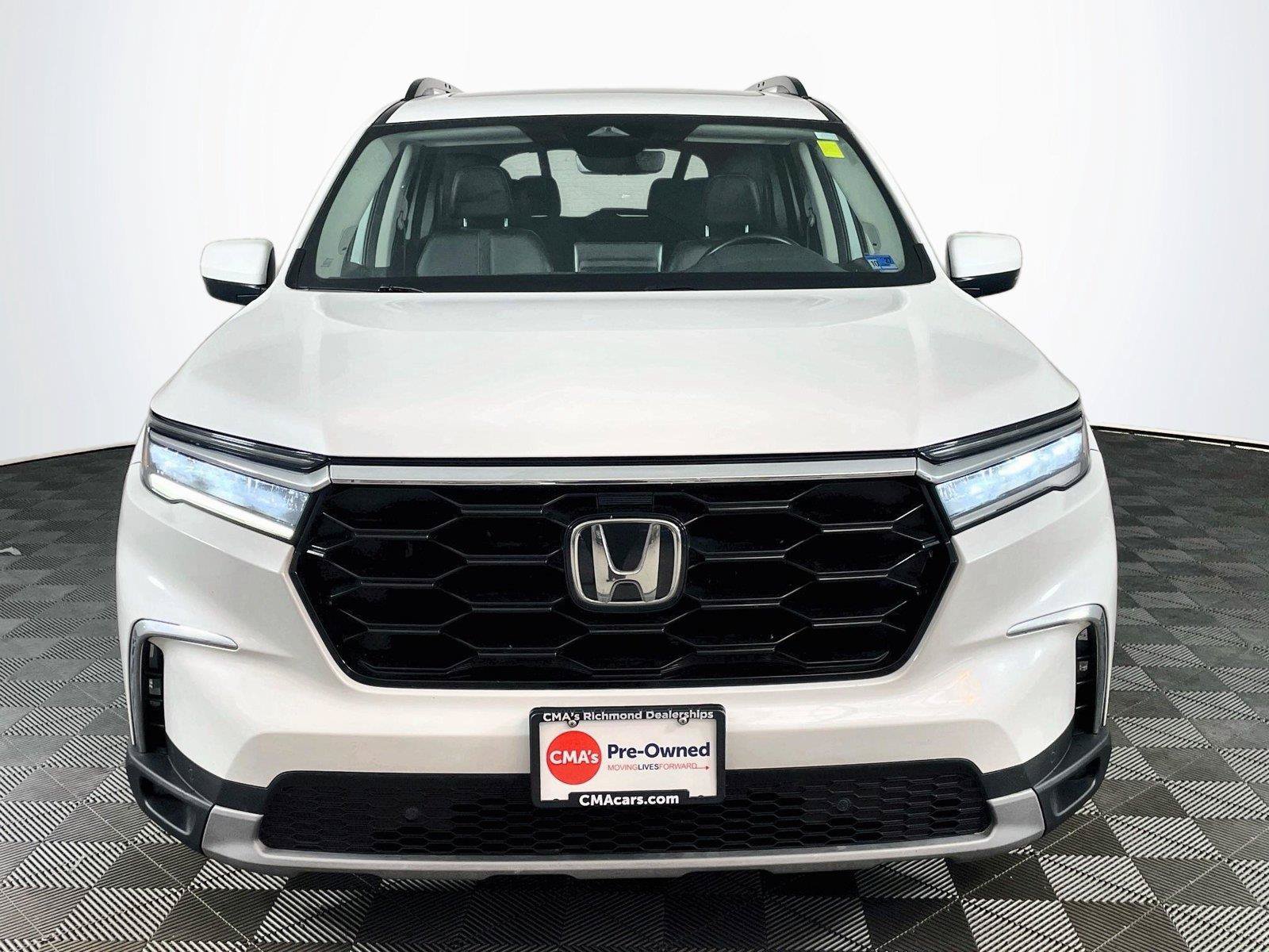 Certified 2023 Honda Pilot Touring image 2