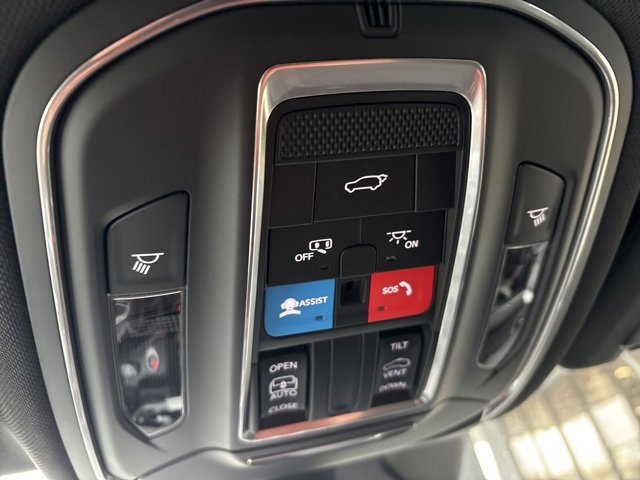 New 2025 Jeep Grand Cherokee L Altitude image 15