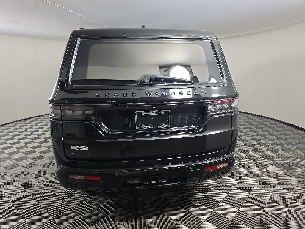 Used 2022 Jeep Grand Wagoneer Series II AWD/4WD image 4