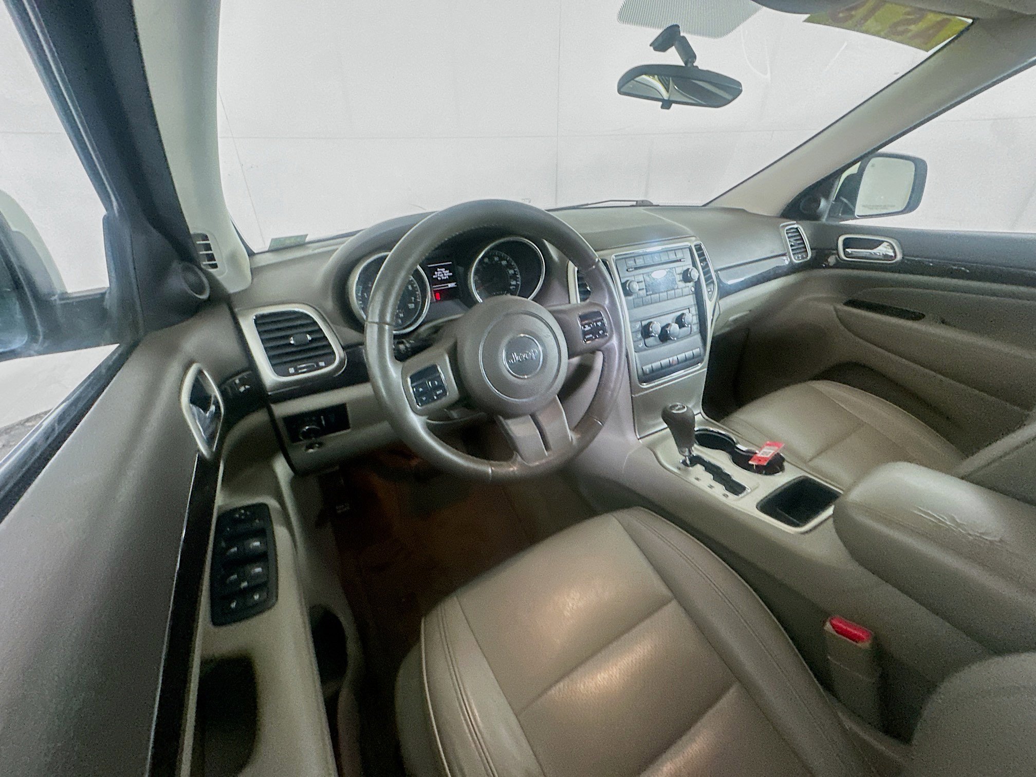 Used 2011 Jeep Grand Cherokee Laredo w/ Trailer Tow Group image 18