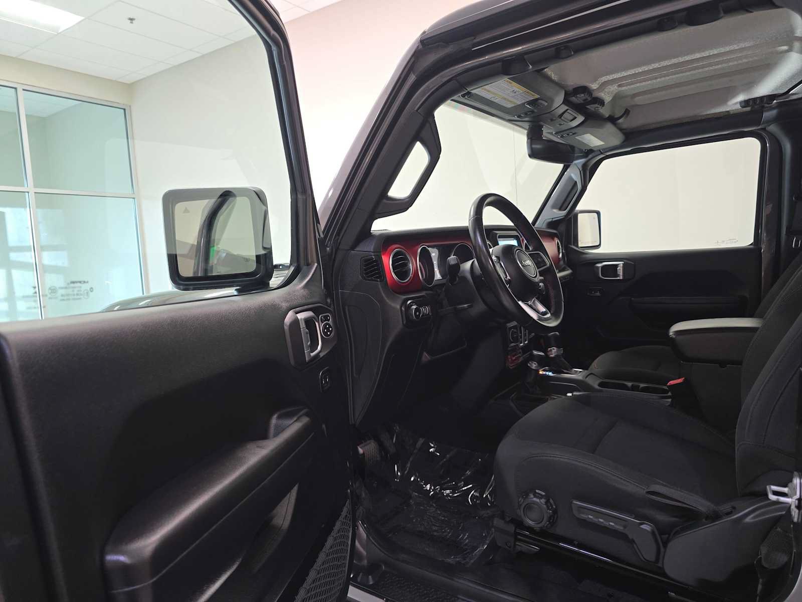 Used 2018 Jeep Wrangler Rubicon AWD/4WD image 22