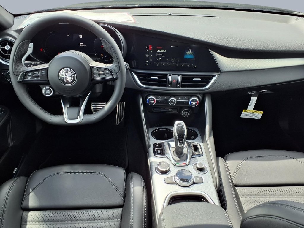 New 2026 Alfa Romeo Giulia w/ Driving Assist Package RWD image 8