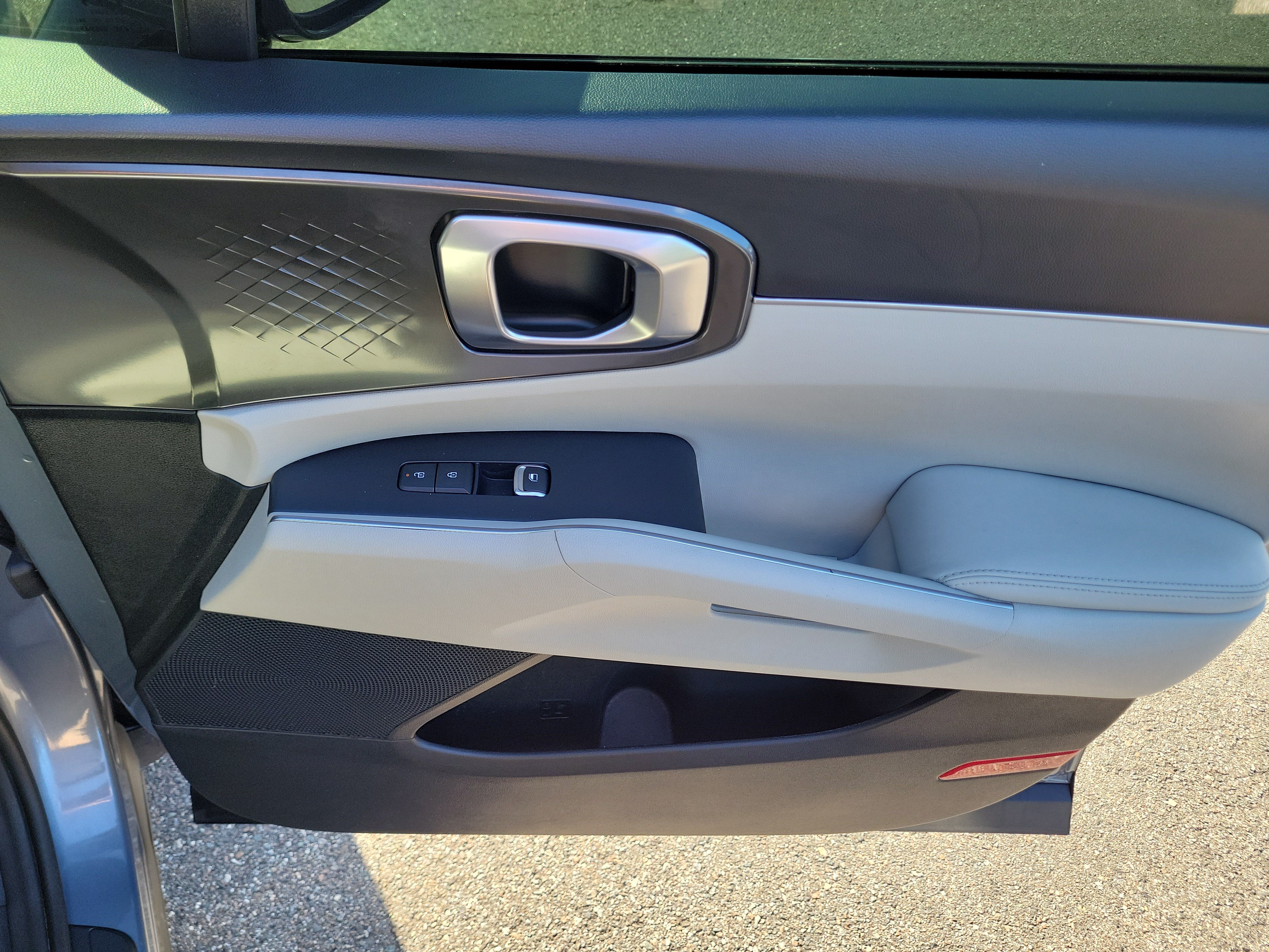 Certified 2025 Kia Sorento S w/ Panoramic Sunroof Package FWD image 10