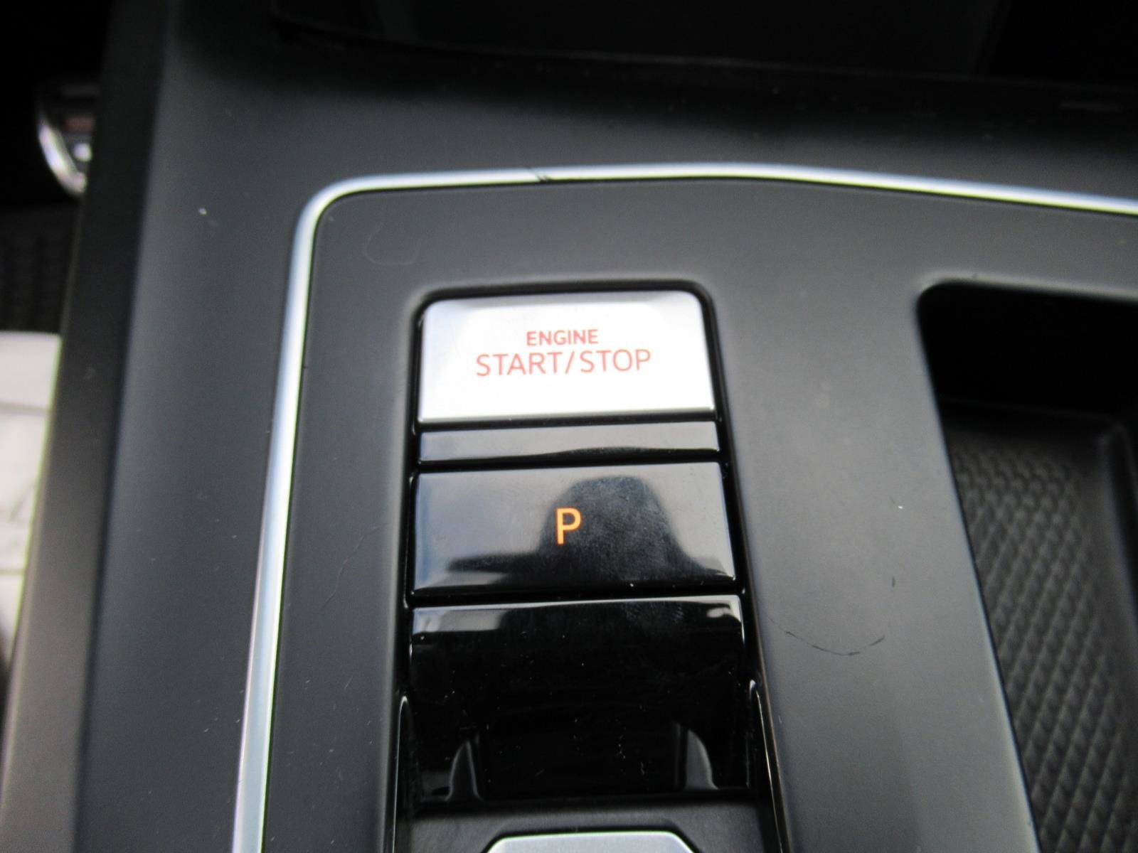 Used 2022 Volkswagen GTI SE FWD image 23