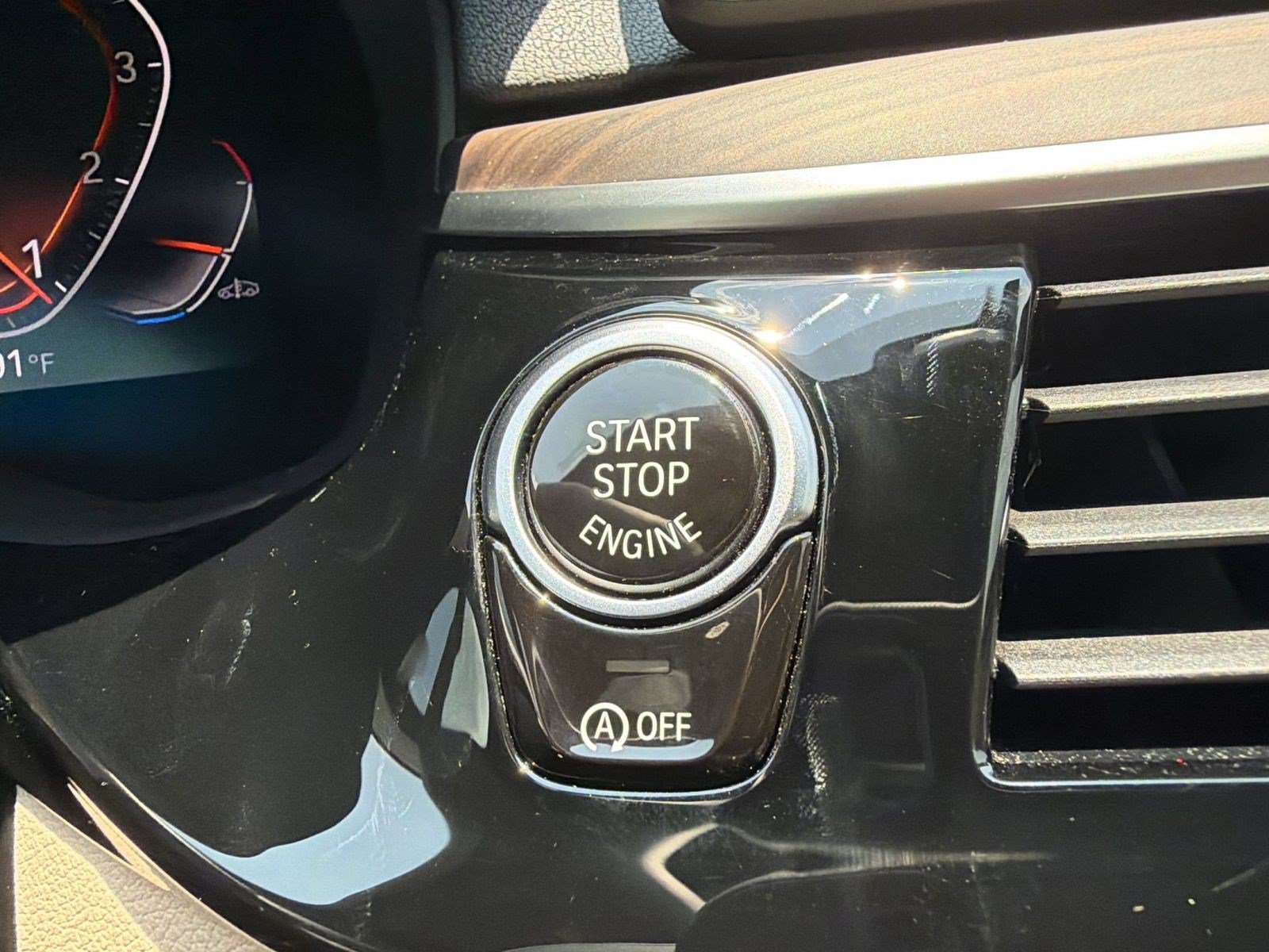 Certified 2023 BMW 530i w/ Premium Package RWD image 17