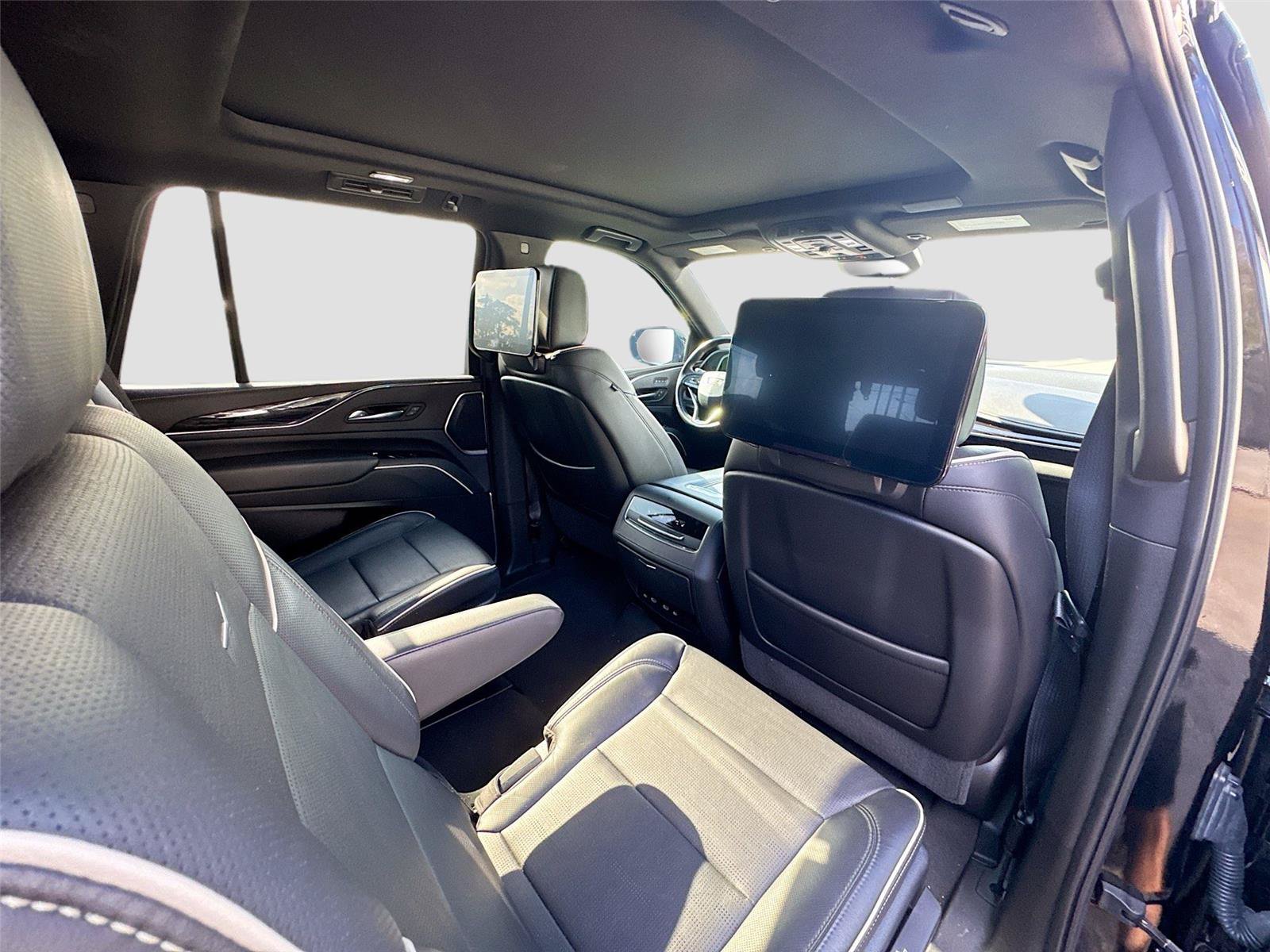 Used 2021 Cadillac Escalade Sport RWD image 17