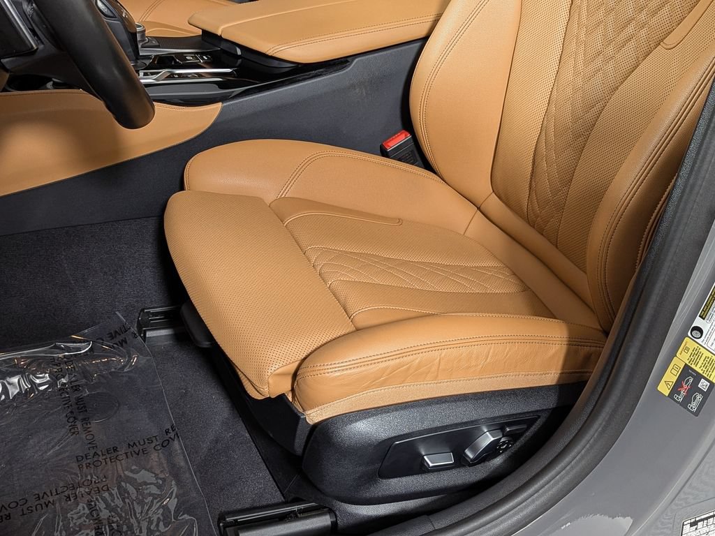 Used 2022 BMW 530e xDrive w/ Premium Package AWD/4WD image 21