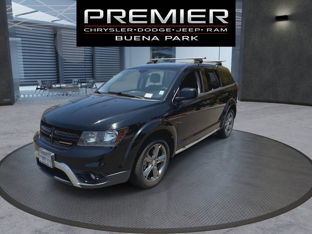 Used 2017 Dodge Journey Crossroad FWD image 4