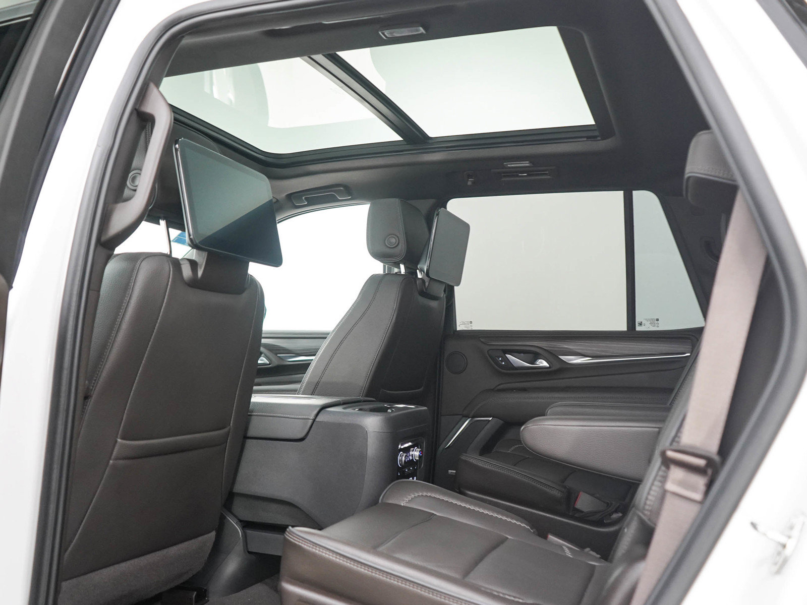 Used 2024 GMC Yukon Denali w/ Denali Reserve Package AWD/4WD image 19
