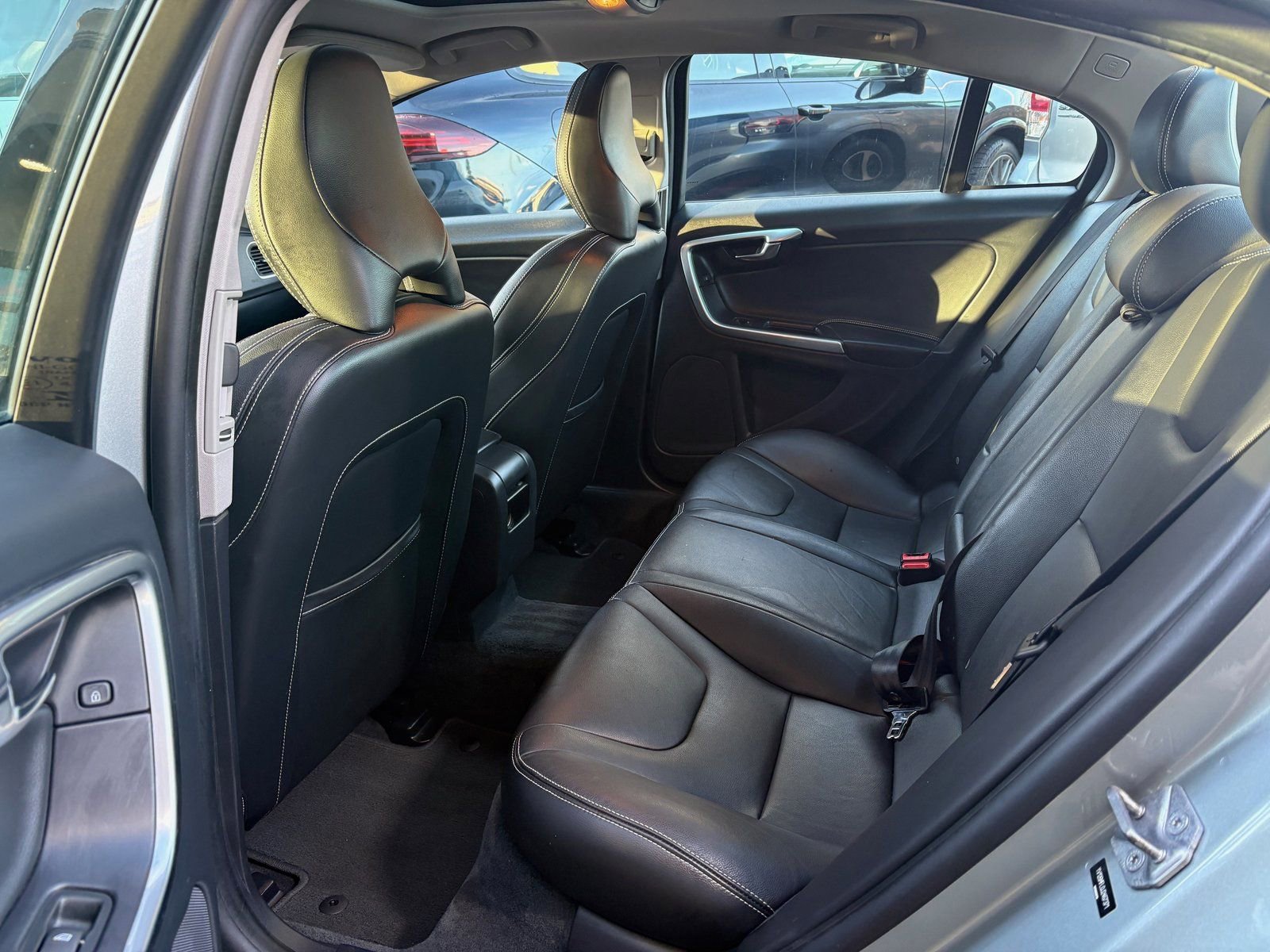 Used 2018 Volvo S60 T5 Dynamic image 19