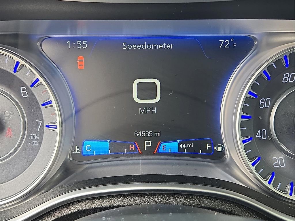 Used 2016 Chrysler 300 C image 21