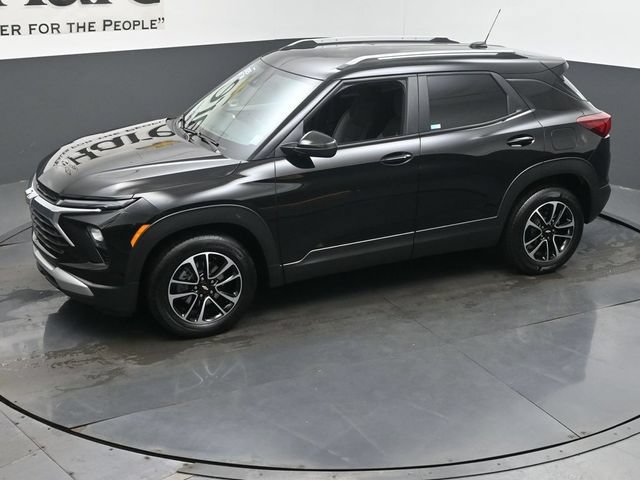 Used 2025 Chevrolet TrailBlazer LT w/ LT Cold Weather Package FWD image 49