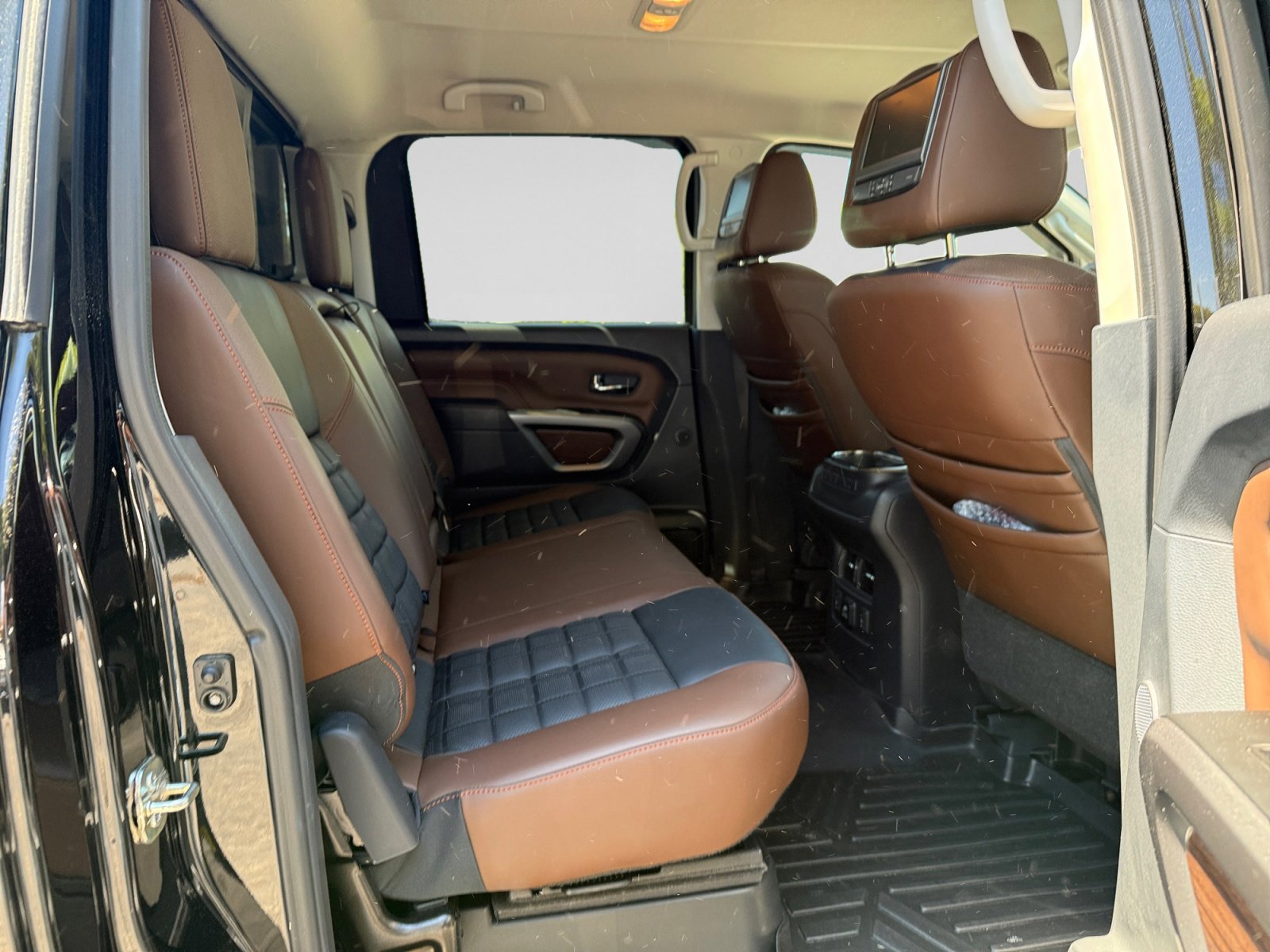 Used 2018 Nissan Titan Platinum Reserve w/ Platinum Utility Package AWD/4WD image 18