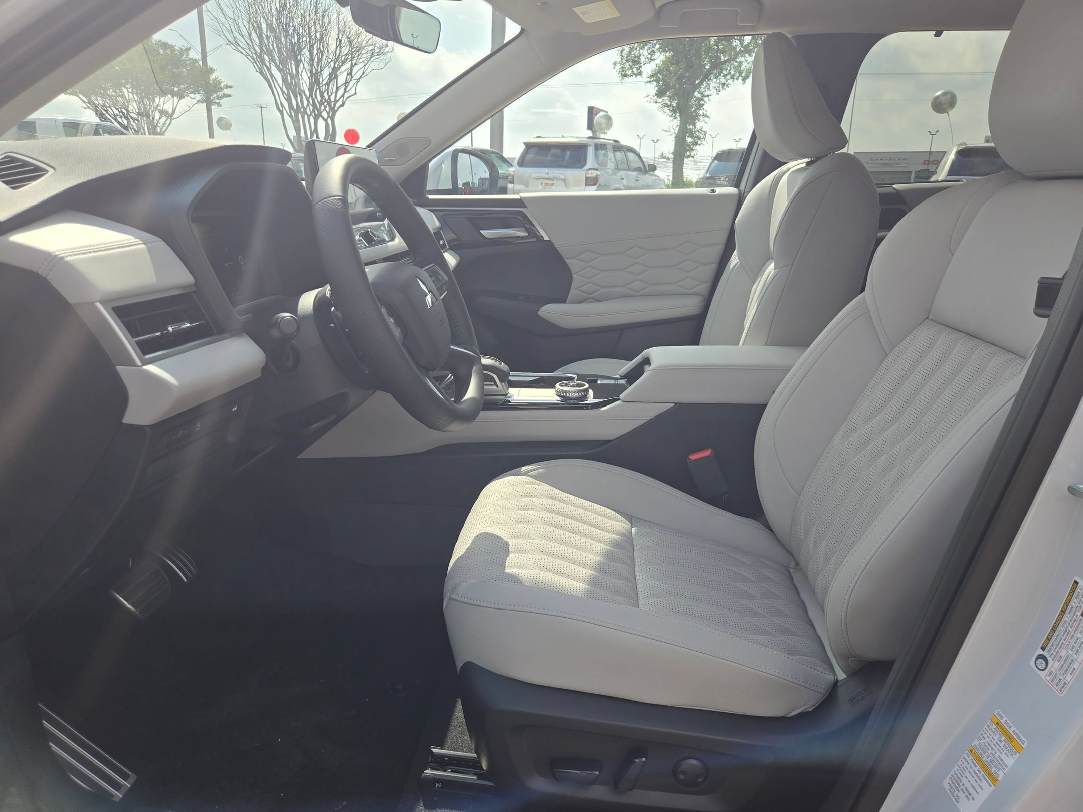 New 2026 Mitsubishi Outlander SEL FWD image 9