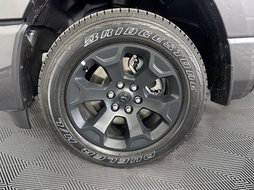 New 2026 RAM 1500 Express AWD/4WD image 21